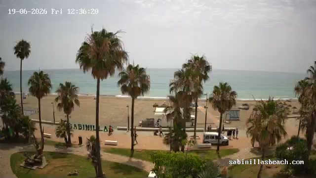 Vue webcam en direct de la plage de Sabinillas, de la mer et de la promenade du front de mer, sur l'ouest de la Costa del Sol